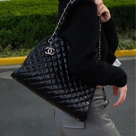 Chanel • 黑銀漆皮保齡球包 大號 有卡✔️
