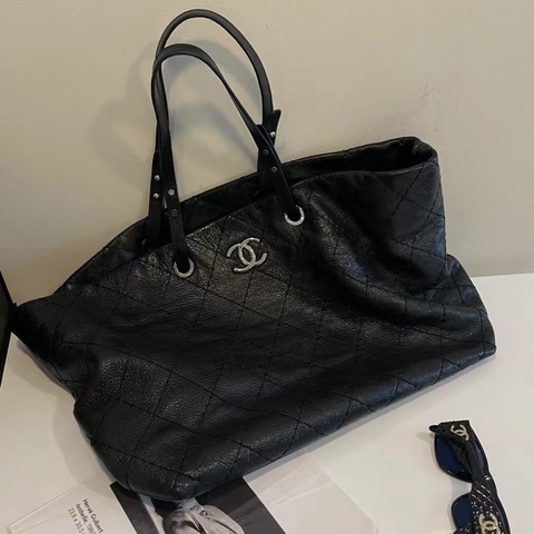 Chanel • 經典黑銀油臘牛皮托特包