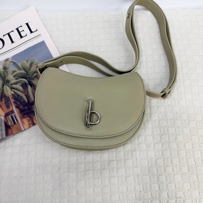 Burberry Rocking Horse迷你獵戶色粒面小牛皮革肩背包-1