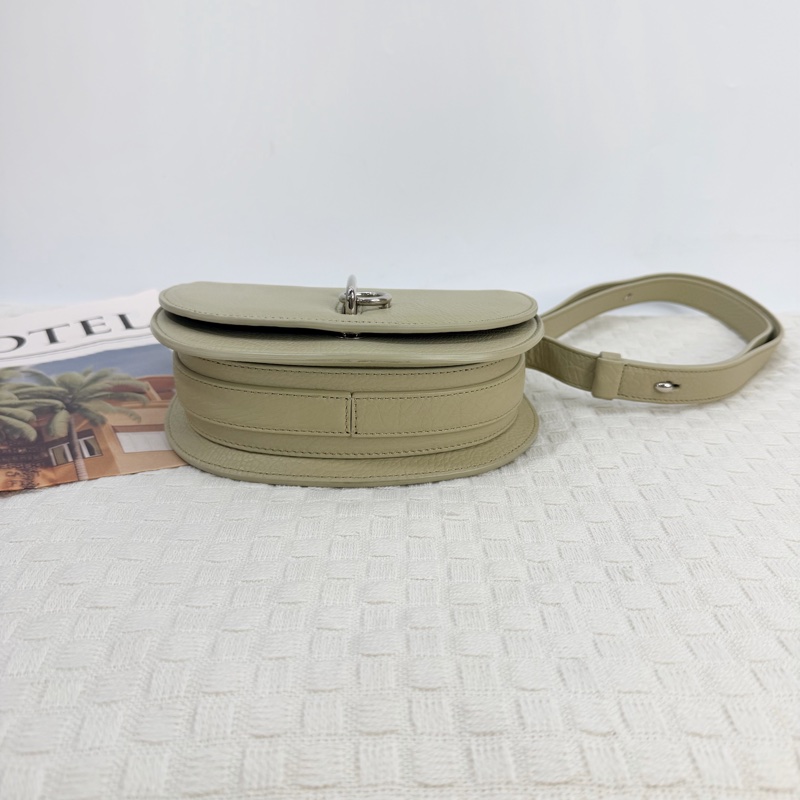 Burberry Rocking Horse迷你獵戶色粒面小牛皮革肩背包-4