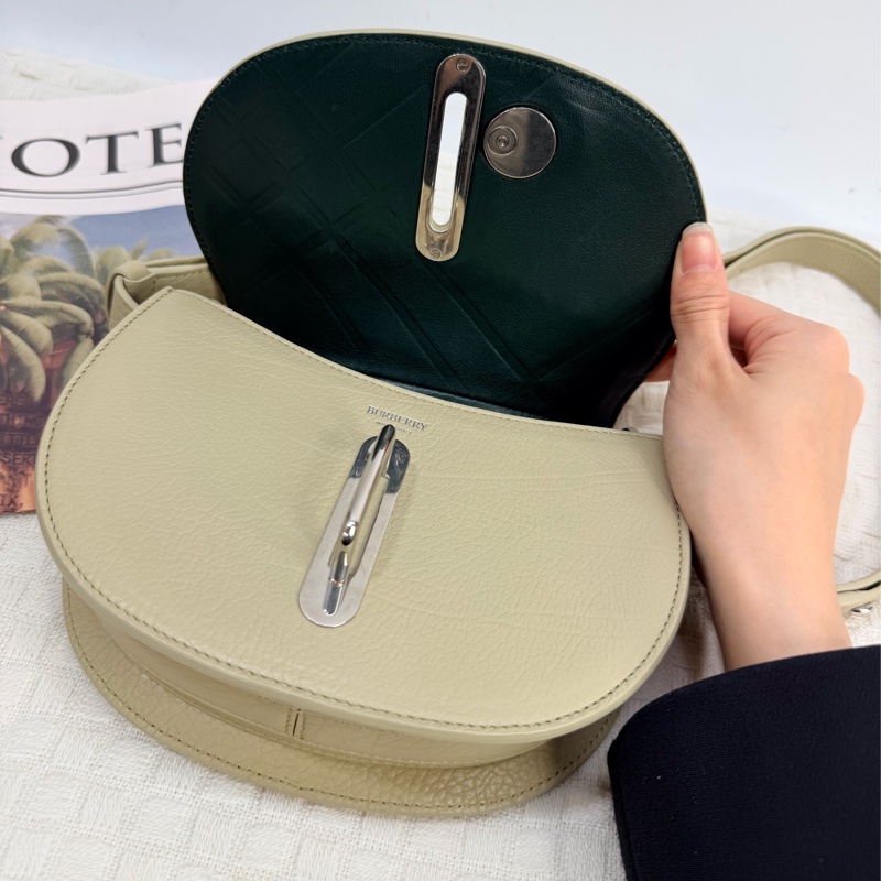 Burberry Rocking Horse迷你獵戶色粒面小牛皮革肩背包-8