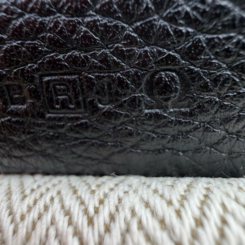 Hermes 爱马仕 男士公文包 黑色 togo皮 框R刻  少肩带。-5