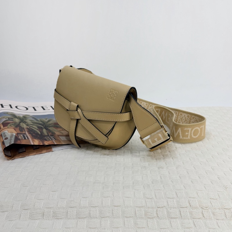 Loewe Gate Dual Bag奶油黃小牛皮結繩下蓋小號斜背馬鞍包-1