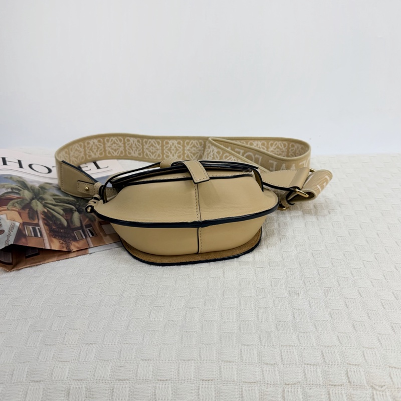 Loewe Gate Dual Bag奶油黃小牛皮結繩下蓋小號斜背馬鞍包-3