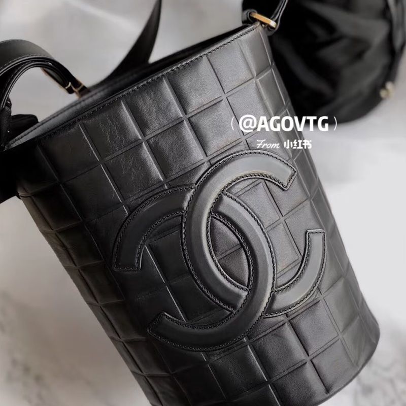 Chanel • 經典黑金冰格羊皮水桶手提包-0