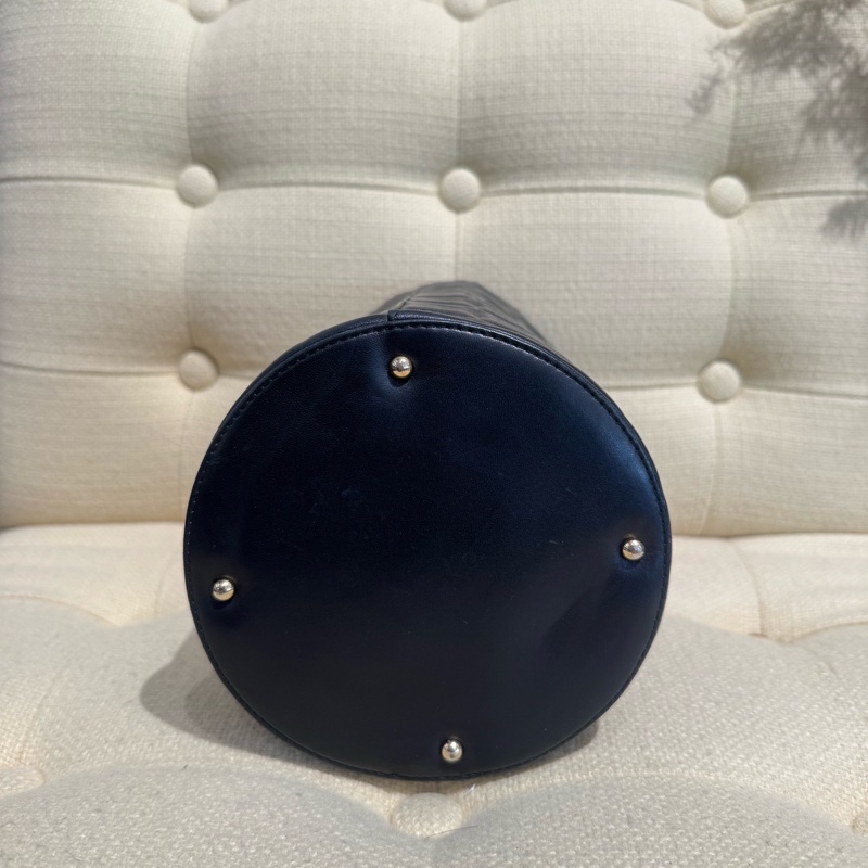 Chanel • 經典黑金冰格羊皮水桶手提包-7