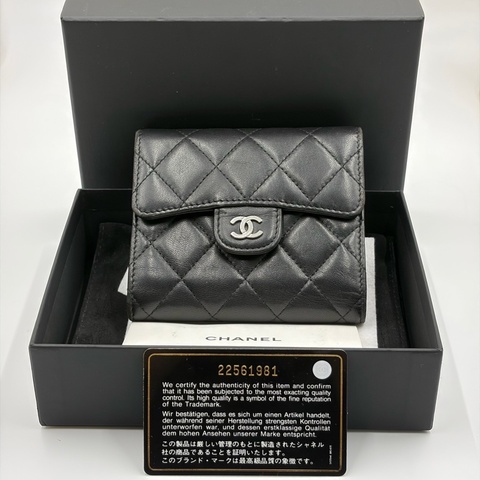 Chanel • 經典黑銀羊皮三折短夾 全配帶卡✔️
