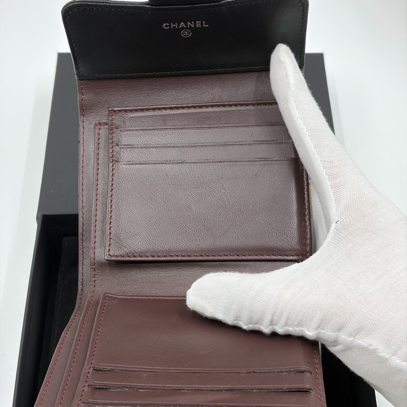 Chanel • 經典黑銀羊皮三折短夾 全配帶卡✔️-7