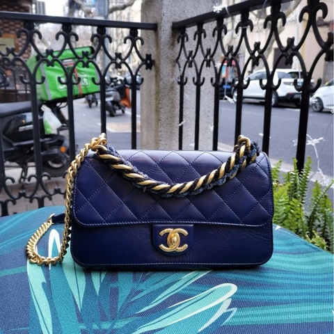 Chanel • 大都會系列海軍藍金釦油臘牛皮鏈條包 帶卡✔️