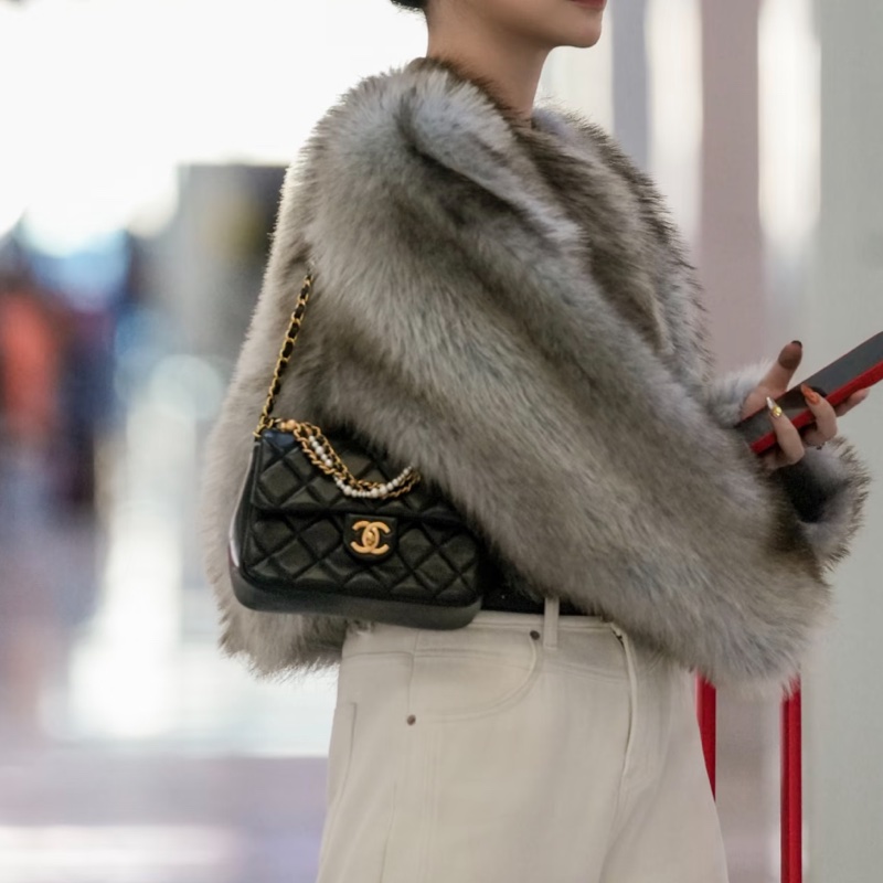 CHANEL香奈兒24P黑金菱格紋羊皮珍珠方胖子鏈條包🔗芯片款-32