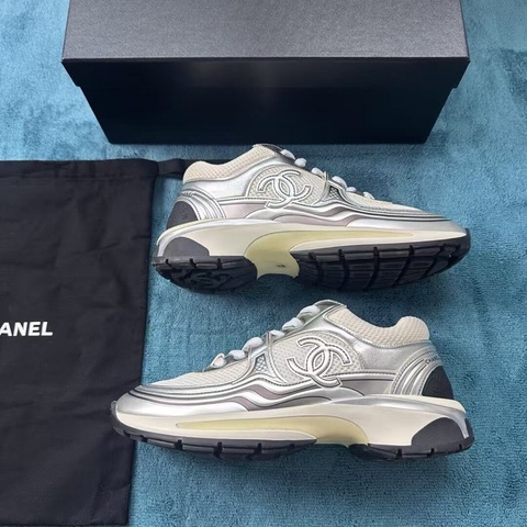 Chanel銀角大王香奈兒雙C徽標運動鞋 白銀色 38.5碼