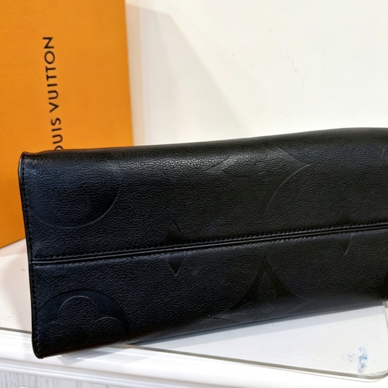 Louis Vuitton路易威登黑色全牛皮壓紋On The Go中號托特手提包肩背包-13