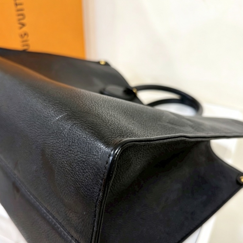 Louis Vuitton路易威登黑色全牛皮壓紋On The Go中號托特手提包肩背包-15