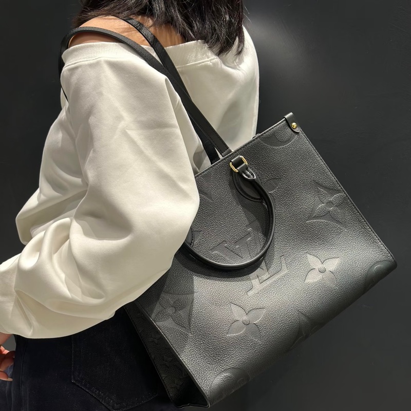 Louis Vuitton路易威登黑色全牛皮壓紋On The Go中號托特手提包肩背包-22