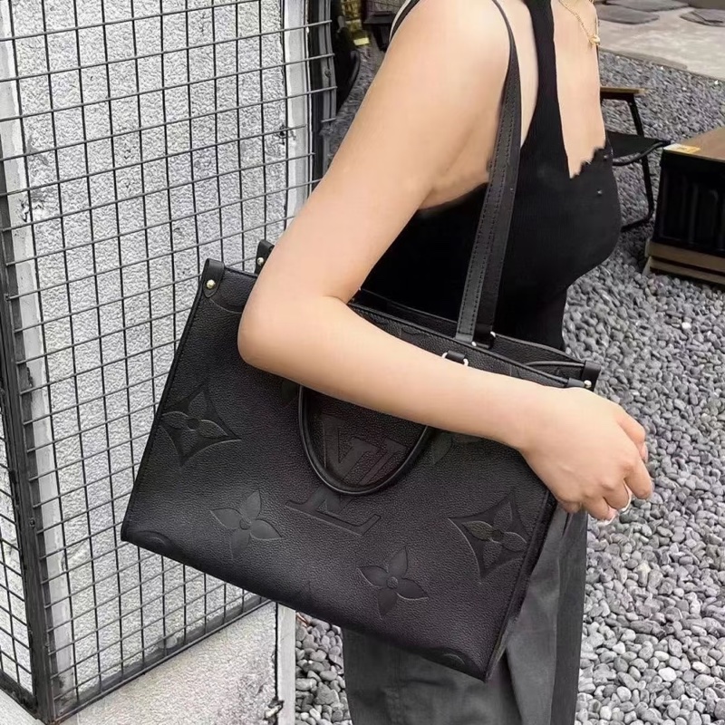 Louis Vuitton路易威登黑色全牛皮壓紋On The Go中號托特手提包肩背包-32