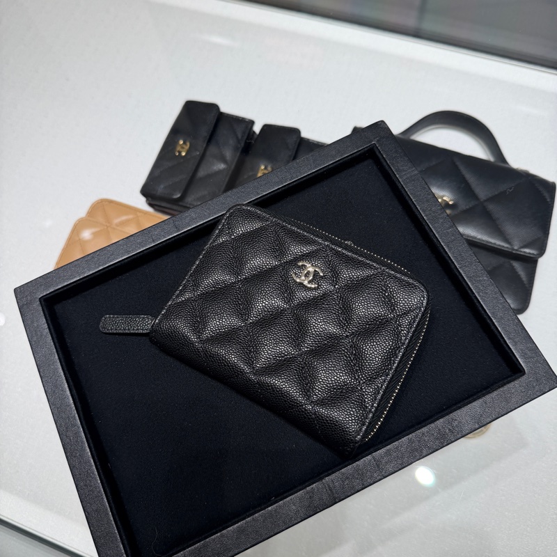 914intheair精品代購『全新全配』Chanel 雙c 黑金加大ㄇ字拉鍊對開短夾-1
