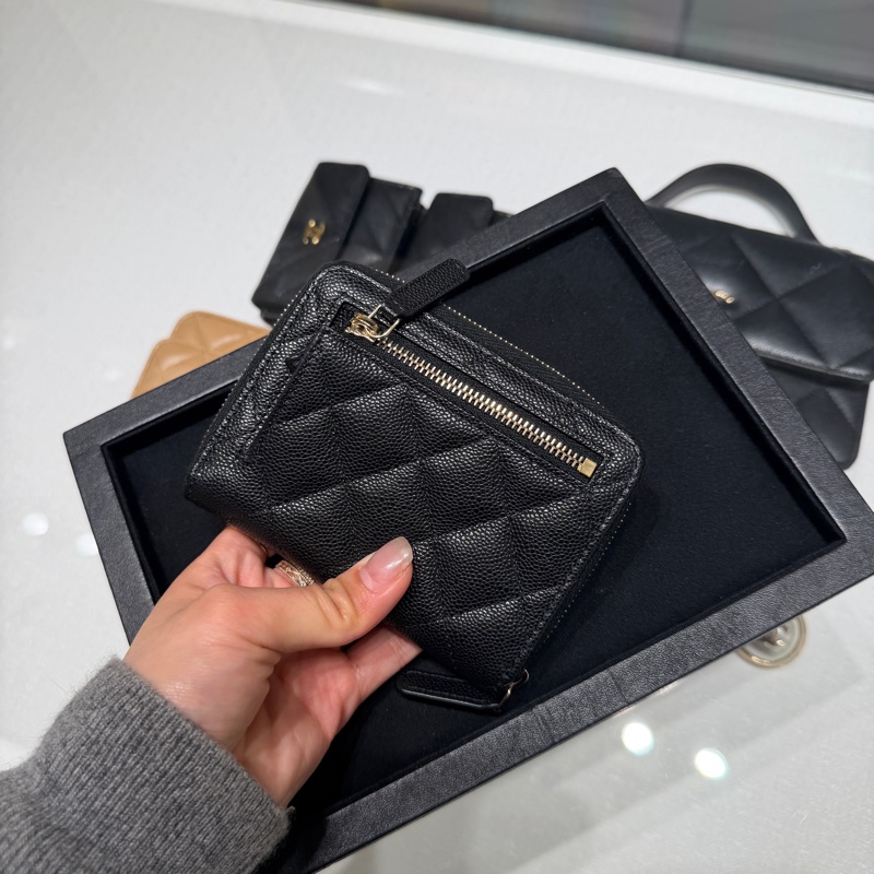 914intheair精品代購『全新全配』Chanel 雙c 黑金加大ㄇ字拉鍊對開短夾-2