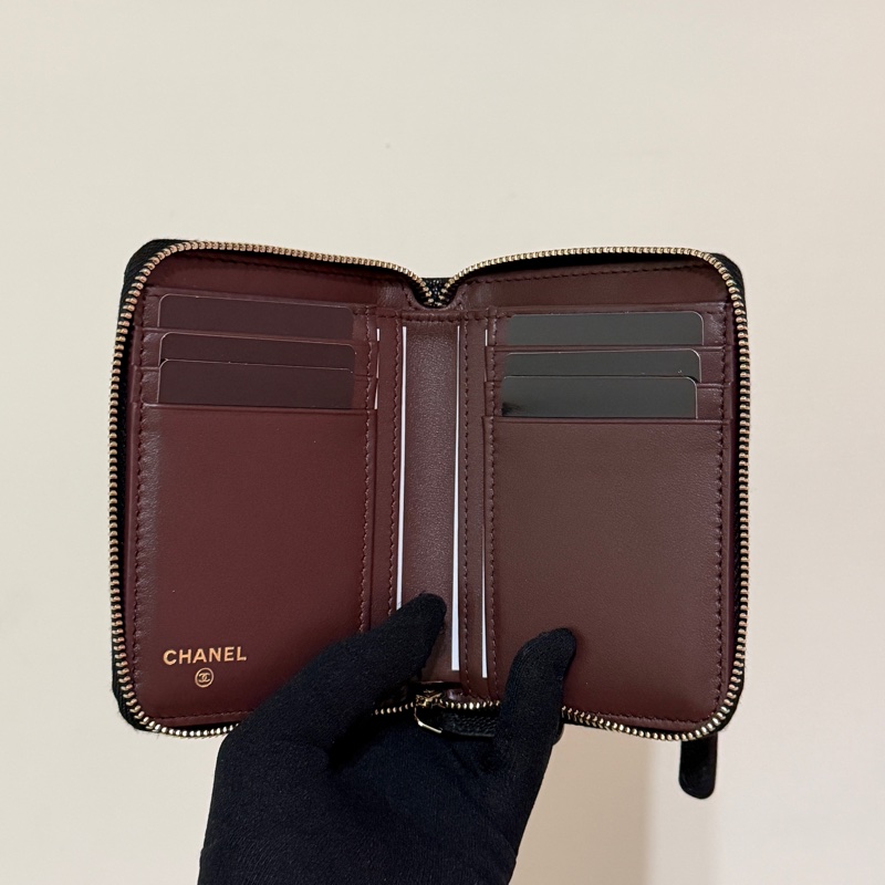 914intheair精品代購『全新全配』Chanel 雙c 黑金加大ㄇ字拉鍊對開短夾-10