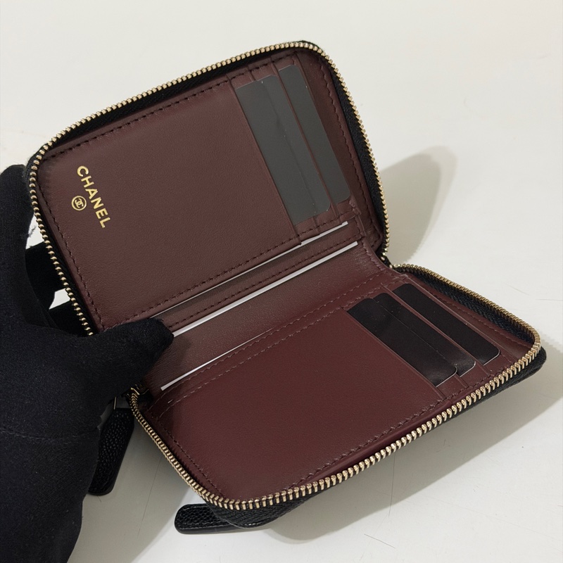 914intheair精品代購『全新全配』Chanel 雙c 黑金加大ㄇ字拉鍊對開短夾-14