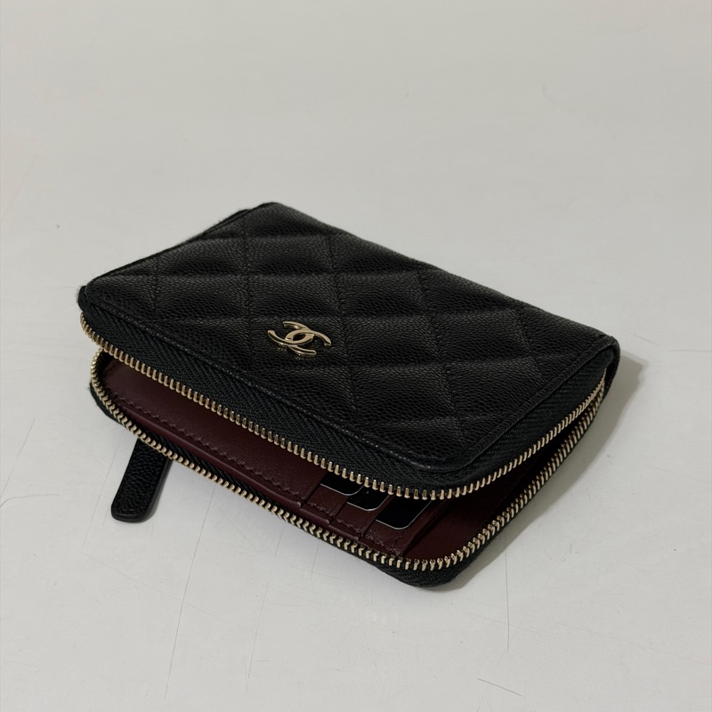 914intheair精品代購『全新全配』Chanel 雙c 黑金加大ㄇ字拉鍊對開短夾-15