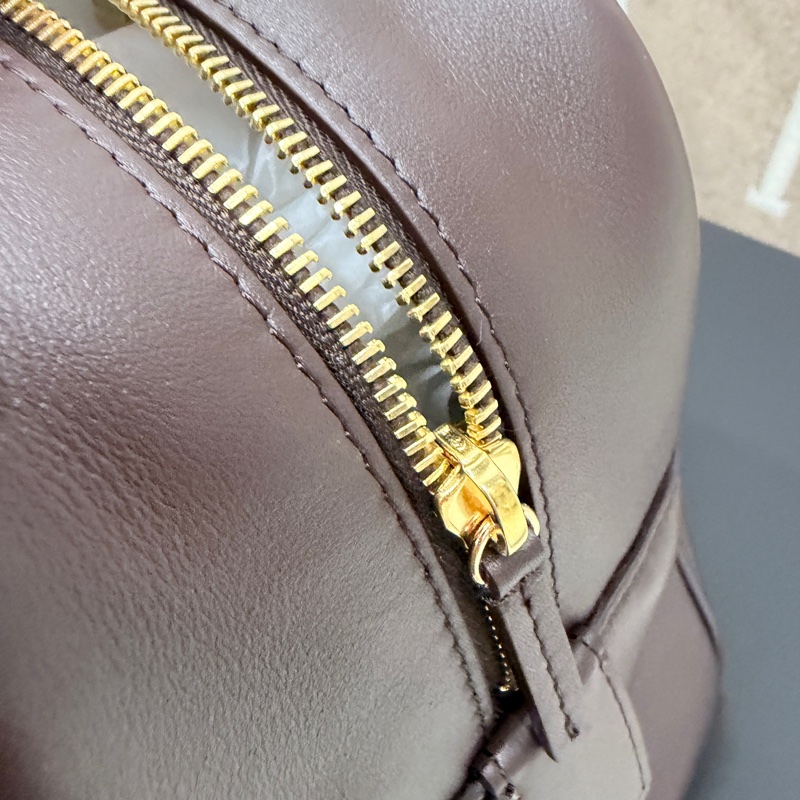 ❤️❤️香奈兒26P春夏包款 全網唯ㄧ 巧克力🍫色保齡球包-21