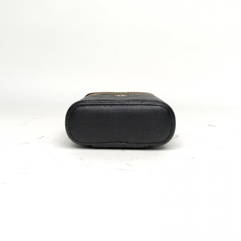 CHANEL 20B煙盒化妝包黑色荔枝牛皮鐳射標金扣菱格紋肩背包-4