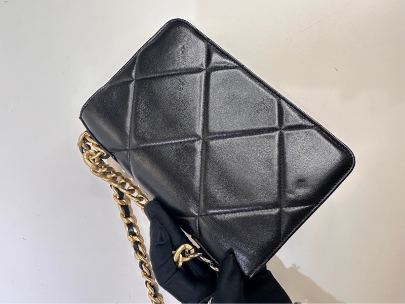 CHANEL|19 經典款WOC-12
