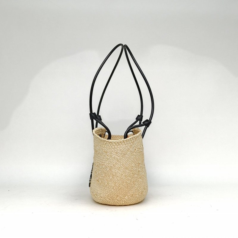 LOEWE 棕色草編AnagramBasket編織菜籃子包肩背包-1