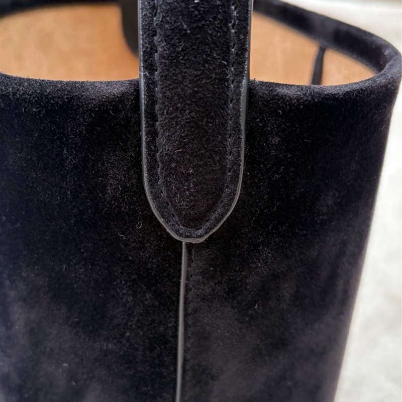 the row 經典水桶包 黑色麂皮-5