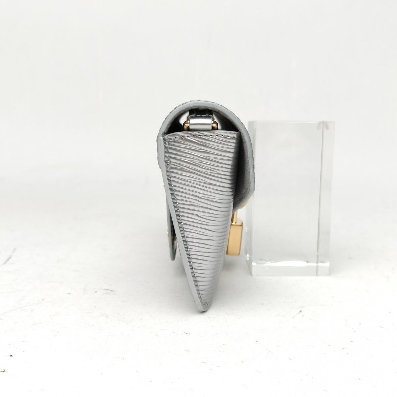 LOUIS VUITTON PADLOCKONSTRAP鎖頭斜挎包銀色水波紋牛皮晶片肩背包-1