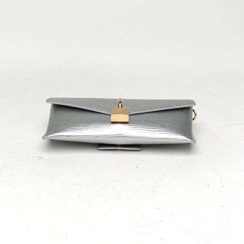 LOUIS VUITTON PADLOCKONSTRAP鎖頭斜挎包銀色水波紋牛皮晶片肩背包-4