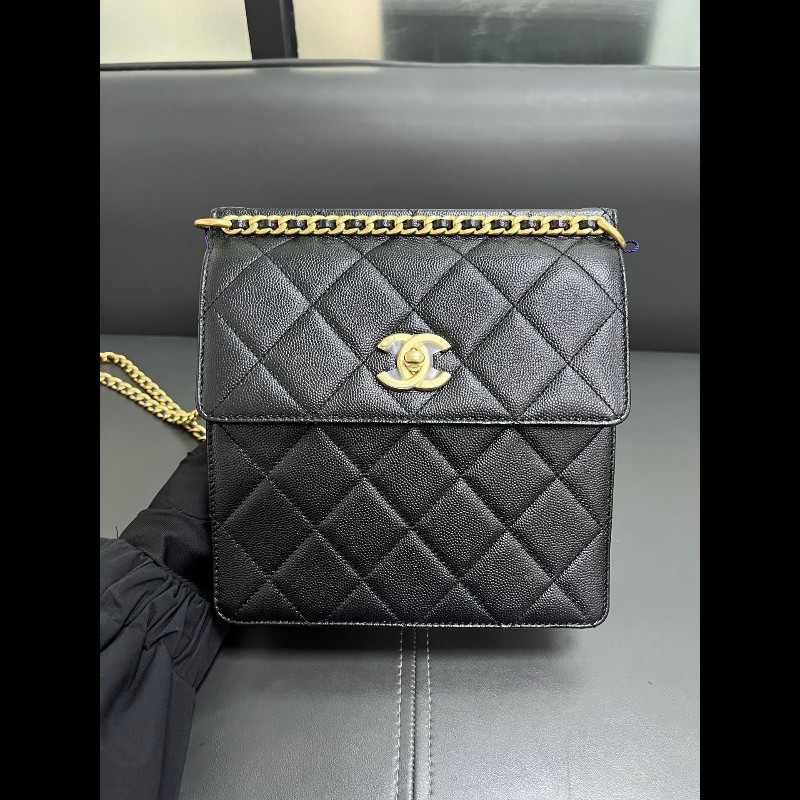 Chanel 23k ado backpack 
黑金荔枝皮-1