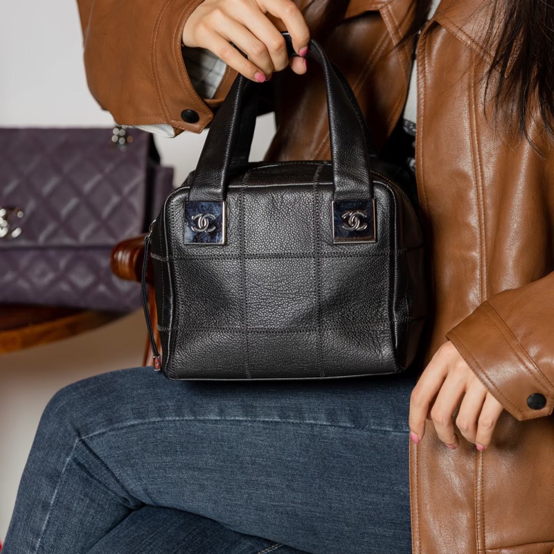 Chanel • 黑銀冰格牛皮骰子包-0