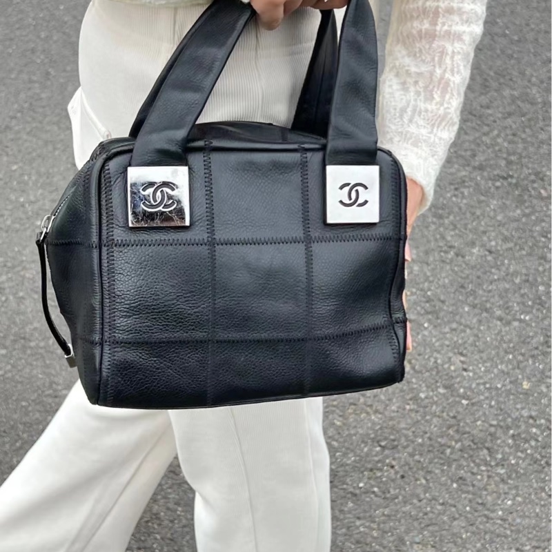 Chanel • 黑銀冰格牛皮骰子包-2