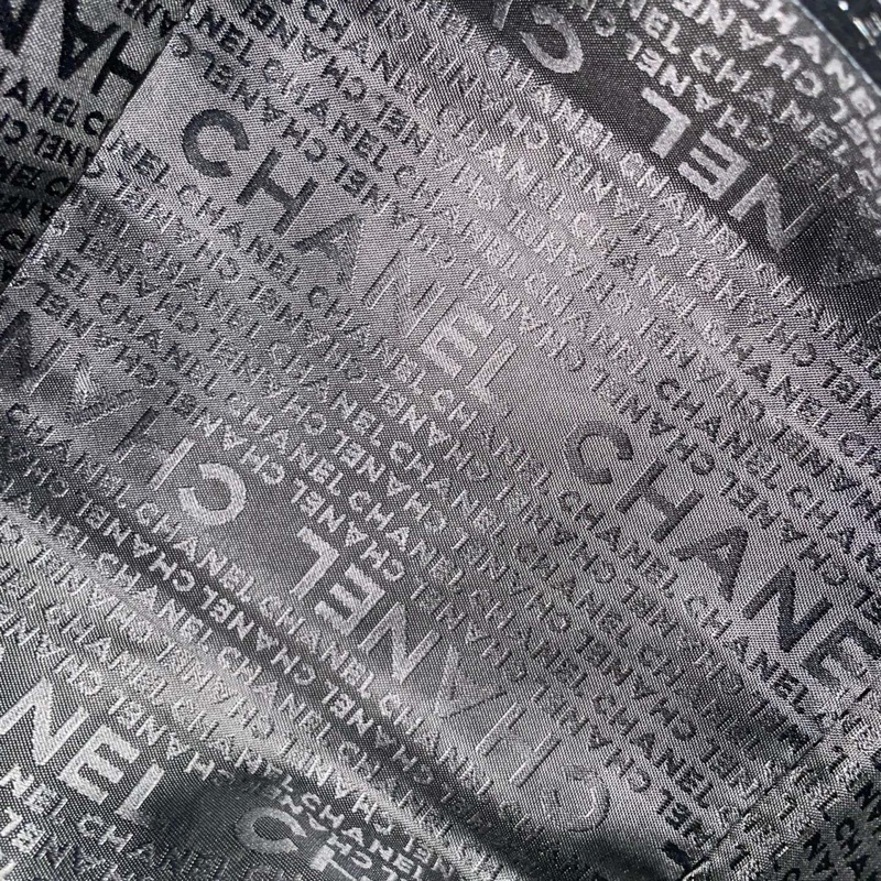 Chanel • 黑銀冰格牛皮骰子包-9