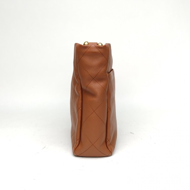 CHANEL 焦糖色牛皮晶片金扣23A嬉皮hobo手工坊系列單肩包肩背包-1