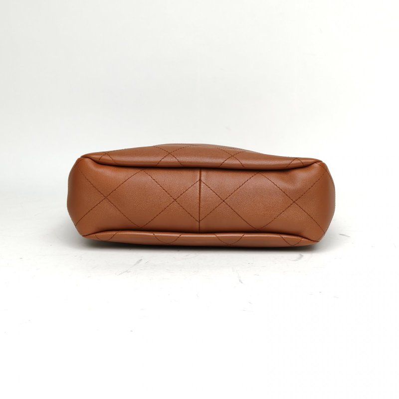 CHANEL 焦糖色牛皮晶片金扣23A嬉皮hobo手工坊系列單肩包肩背包-4