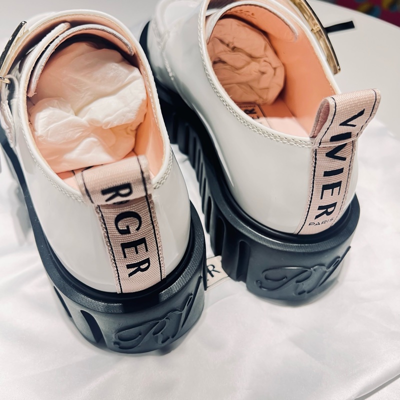 Roger vivier金屬扣樂福鞋 休閒鞋-2