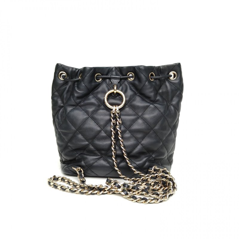 CHANEL 23B無蓋雙口袋抽繩雙肩包黑色牛皮晶片開金扣肩背包-2