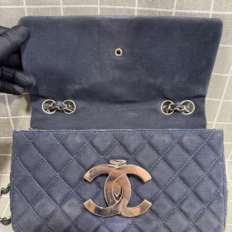 Chanel • 稀有大Logo海軍藍牛仔銀釦Cf 鏈條包 有卡✔️-9
