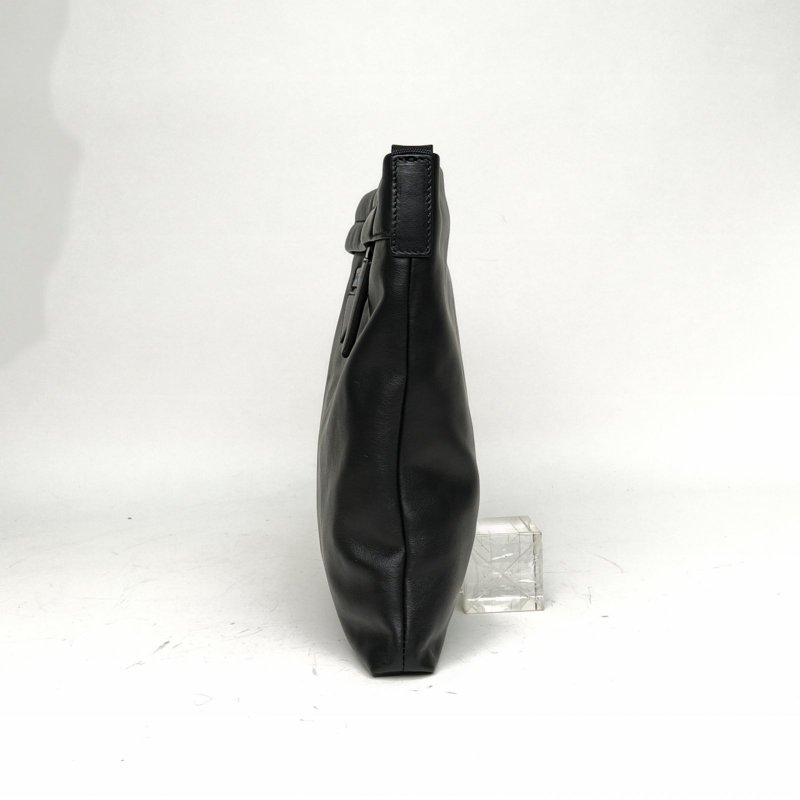 PRADA 黑色牛皮斜挎包肩背包-1