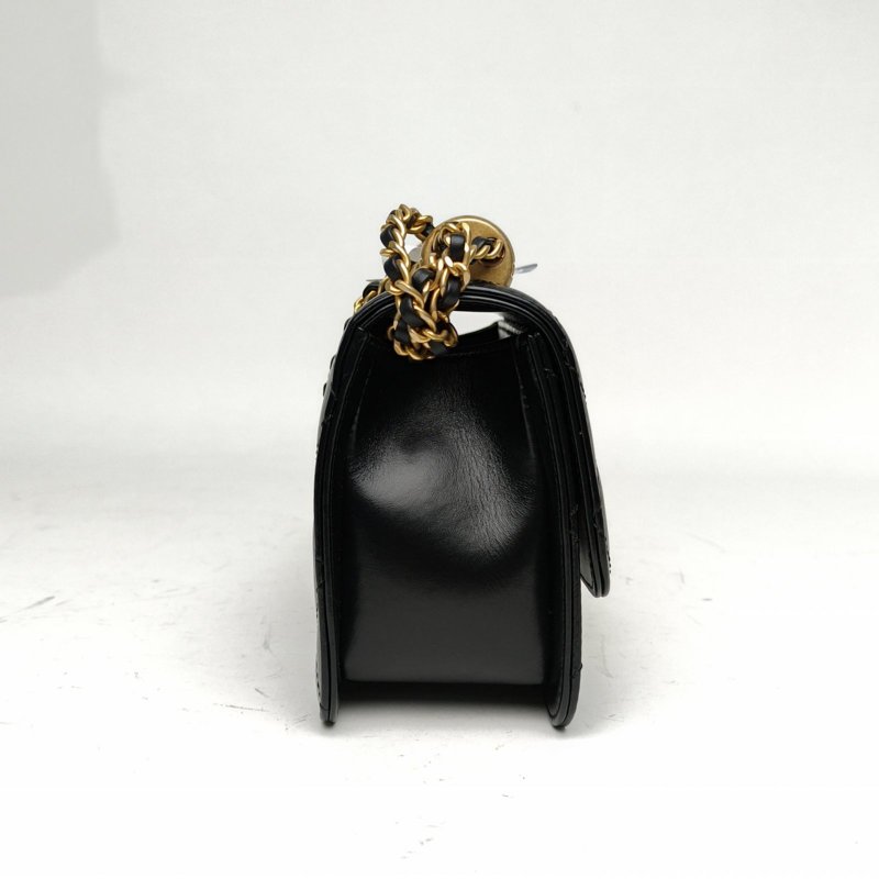 CHANEL 24CCF口蓋包黑色牛皮晶片金扣雙金珠皮穿鏈肩背包-1