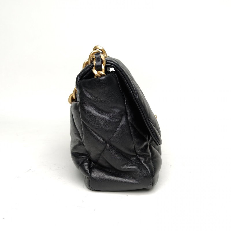 CHANEL 19BAG口蓋包中號30黑色羊皮晶片開金銀扣肩背包-3