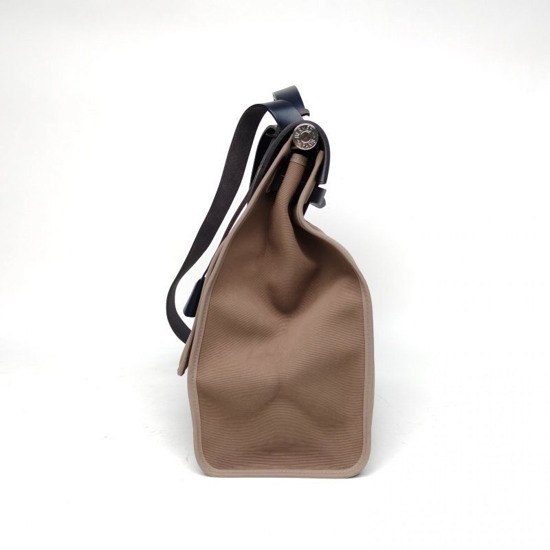 HERMES Herbag39大象灰帆布/Hunter牛皮A刻銀扣肩背包-3