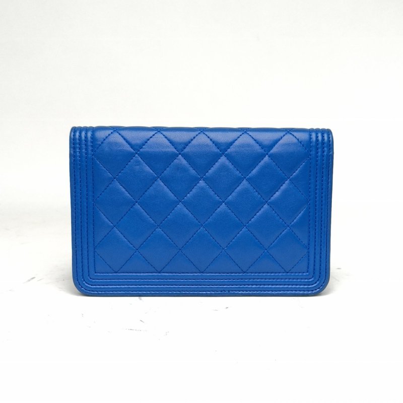 CHANEL LeboyWOC19藍色羊皮21開金扣肩背包-2