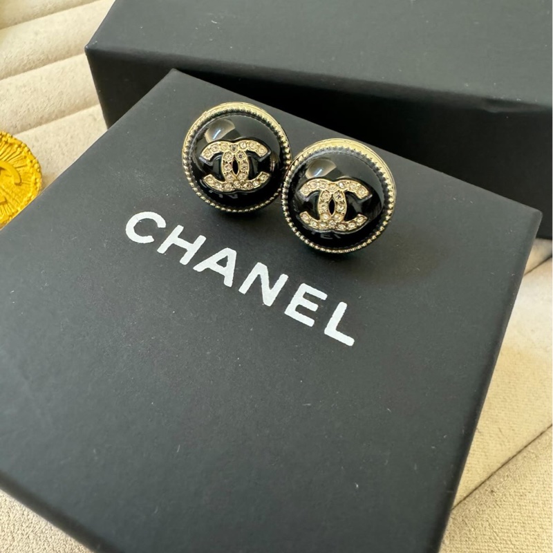 Chnael 黑琺瑯鑲鑽耳環-2