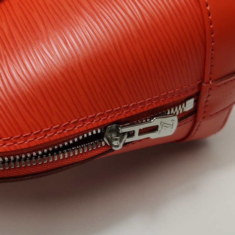 Louis Vuitton (LV) AlmaBB牛皮純色水波紋貝殼包斜背包單肩包-9