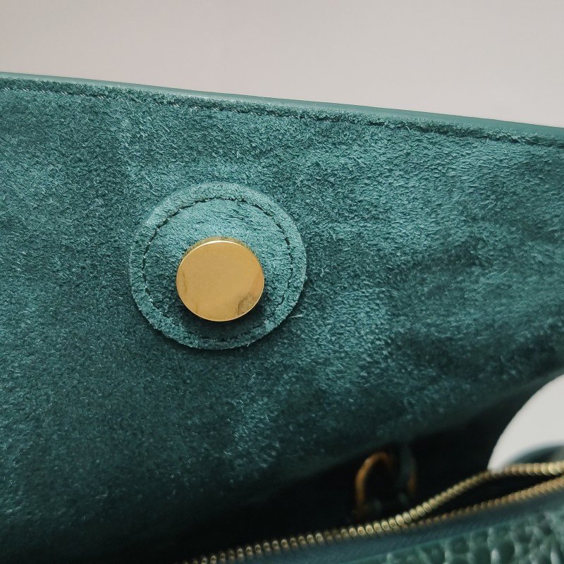 Celine Belt鯰魚包Micro牛皮純色紐結飾帶斜背包單肩包-10