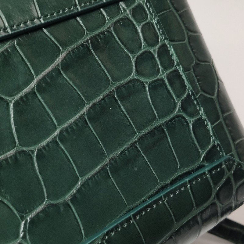 Celine Belt鯰魚包Micro牛皮純色紐結飾帶斜背包單肩包-14