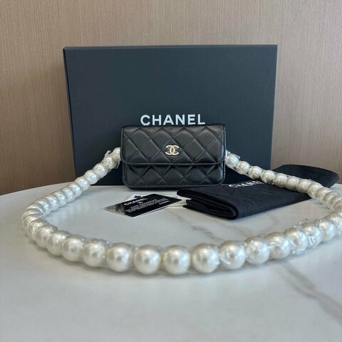 閒置新 香奈兒/Chanel 珍珠挎包黑色淡金扣 小羊皮